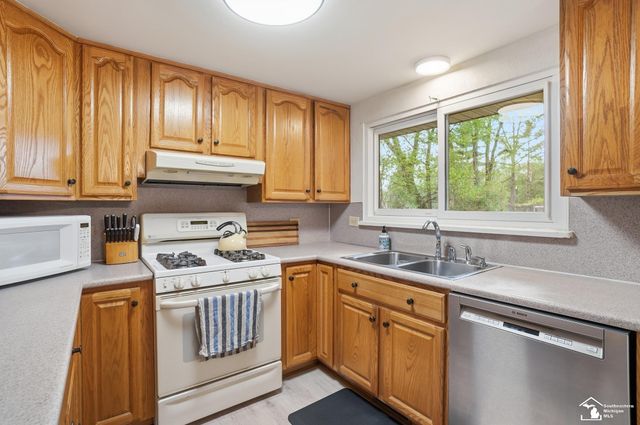 4289 W Erie Road, Temperance, MI 48182