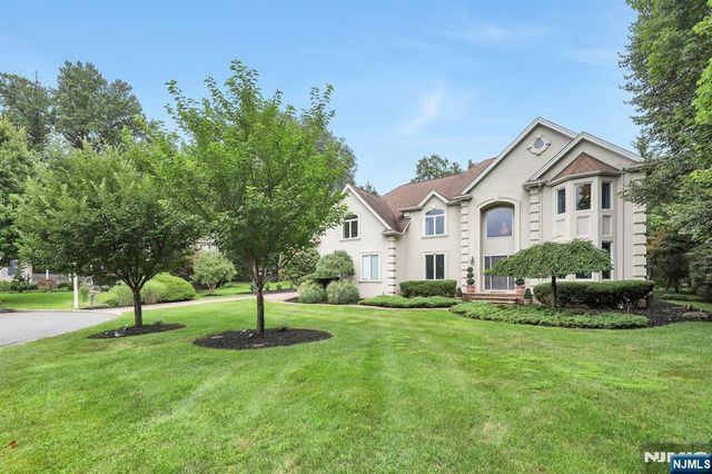 17 Brook Avenue, Montvale, NJ 07645