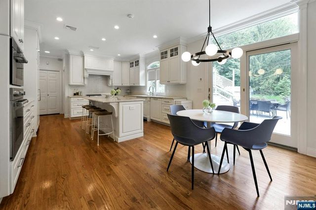 17 Brook Avenue, Montvale, NJ 07645