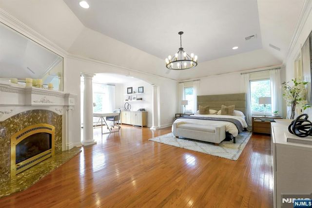 17 Brook Avenue, Montvale, NJ 07645