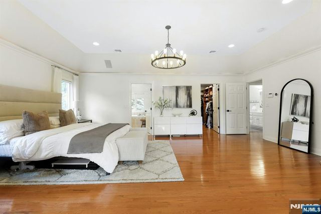 17 Brook Avenue, Montvale, NJ 07645