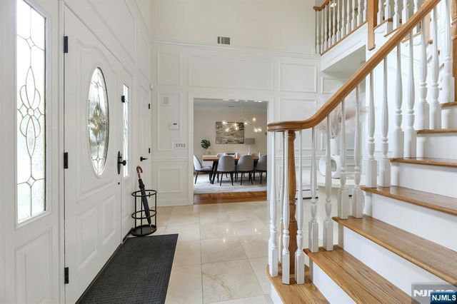 17 Brook Avenue, Montvale, NJ 07645