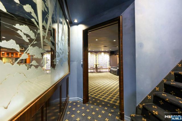 17 Brook Avenue, Montvale, NJ 07645