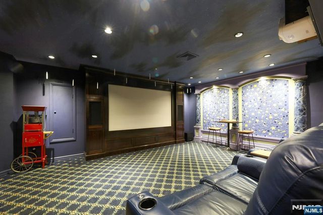 17 Brook Avenue, Montvale, NJ 07645