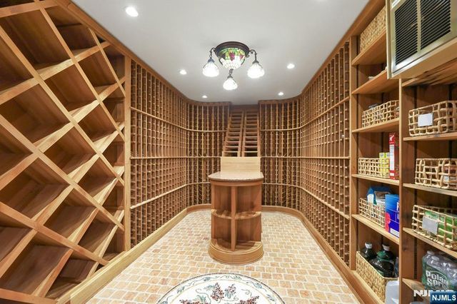 17 Brook Avenue, Montvale, NJ 07645