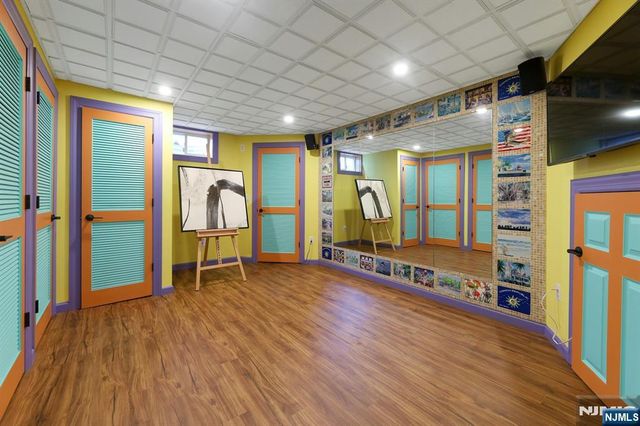 17 Brook Avenue, Montvale, NJ 07645