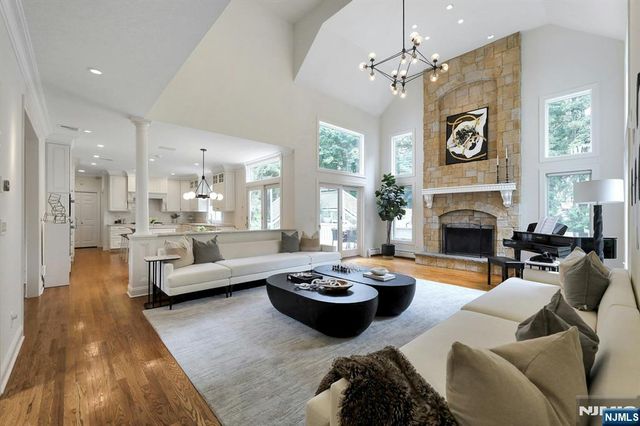 17 Brook Avenue, Montvale, NJ 07645