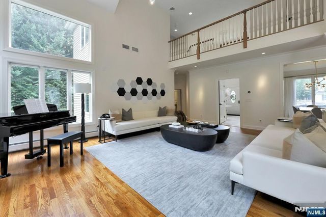 17 Brook Avenue, Montvale, NJ 07645