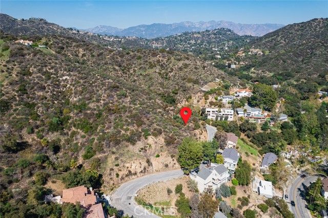 2745 Kennington Drive, Glendale, CA 91206