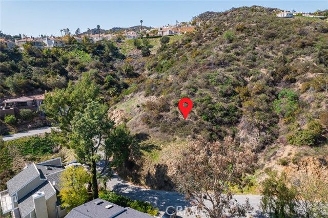 2745 Kennington Drive, Glendale, CA 91206