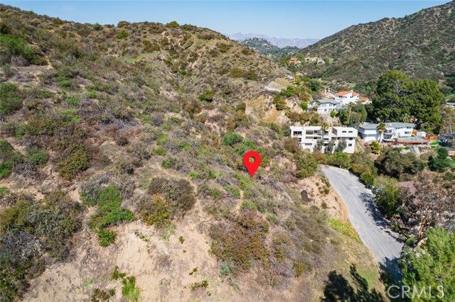 2745 Kennington Drive, Glendale, CA 91206