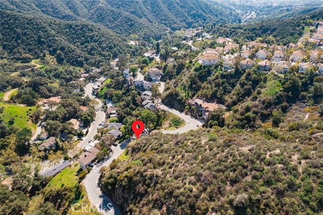 2745 Kennington Drive, Glendale, CA 91206