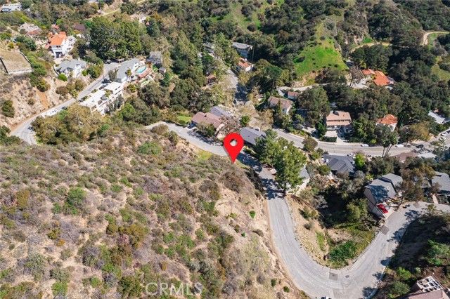 2745 Kennington Drive, Glendale, CA 91206