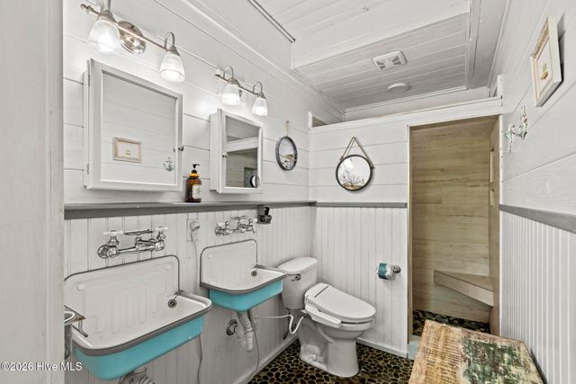 2002 S Shore Drive, Holly Ridge, NC 28445