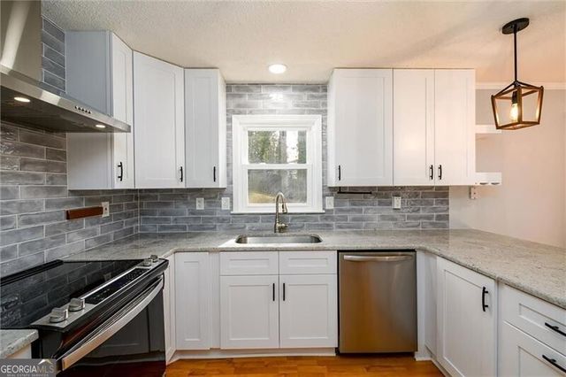 1443 Lakeshore Circle, Gainesville, GA 30501