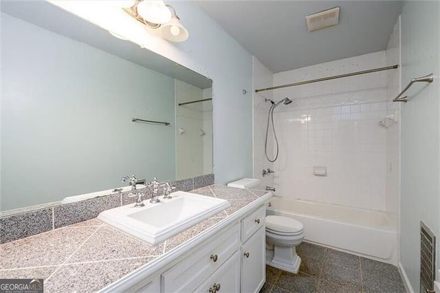 1443 Lakeshore Circle, Gainesville, GA 30501