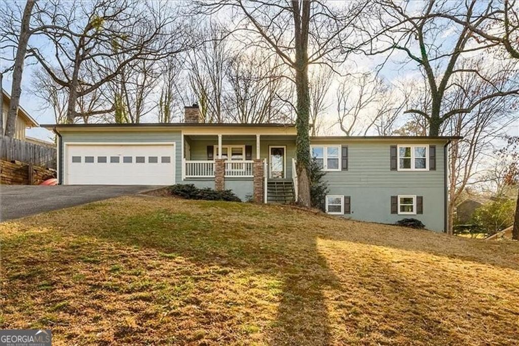 1443 Lakeshore Circle, Gainesville, GA 30501