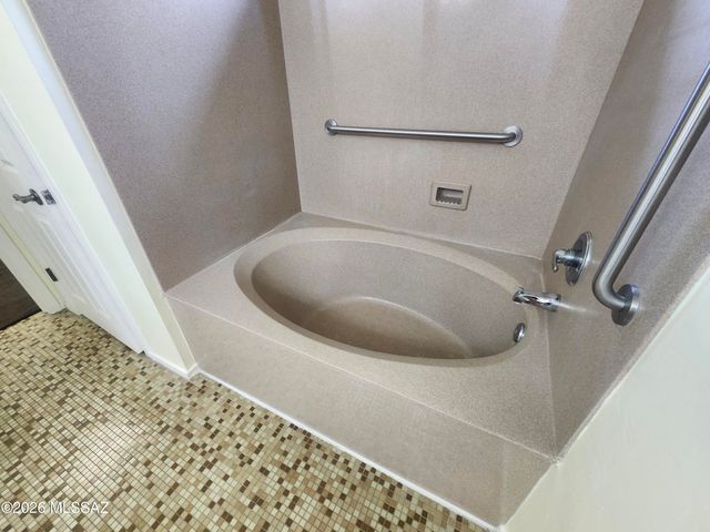 2713 N Neruda Lane, Tucson, AZ 85712