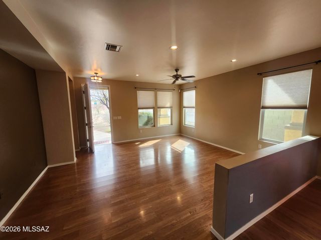 2713 N Neruda Lane, Tucson, AZ 85712