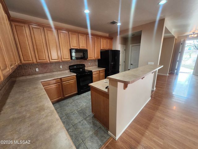 2713 N Neruda Lane, Tucson, AZ 85712