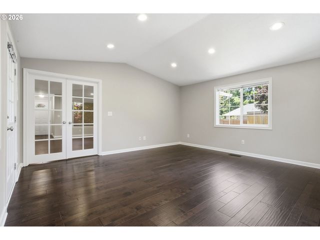 8416 Sw IROQUOIS Dr, Tualatin, OR 97062