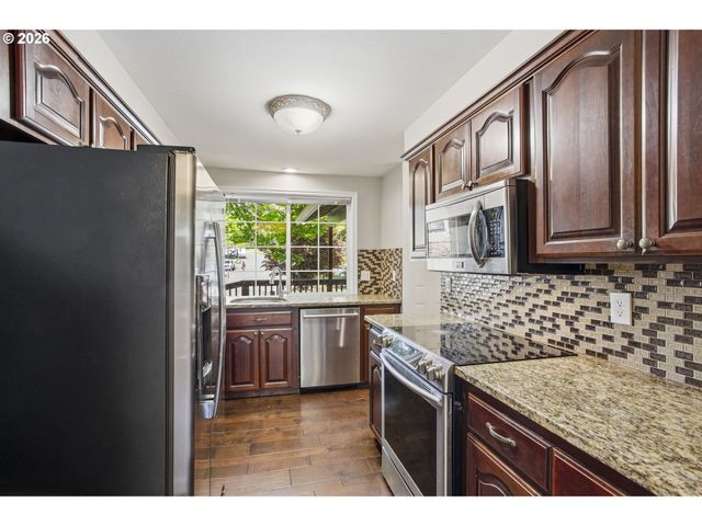 8416 Sw IROQUOIS Dr, Tualatin, OR 97062