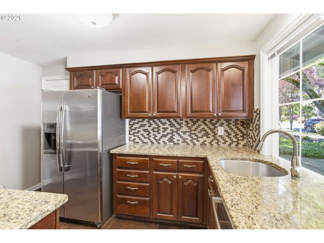 8416 Sw IROQUOIS Dr, Tualatin, OR 97062