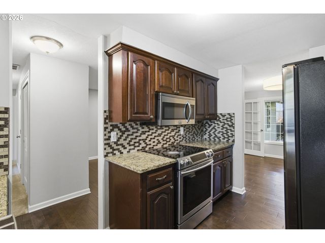 8416 Sw IROQUOIS Dr, Tualatin, OR 97062