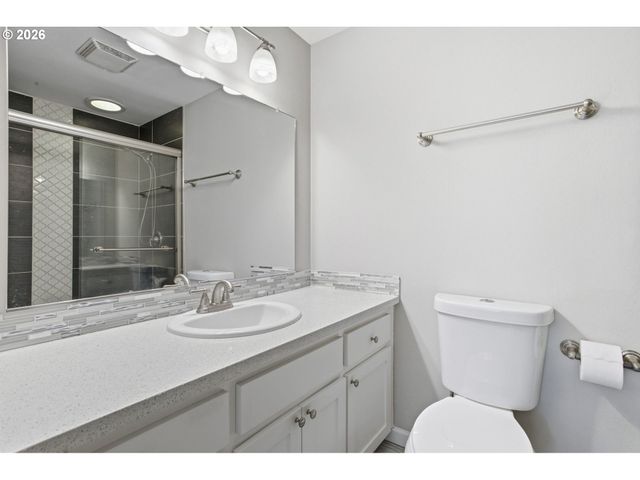 8416 Sw IROQUOIS Dr, Tualatin, OR 97062