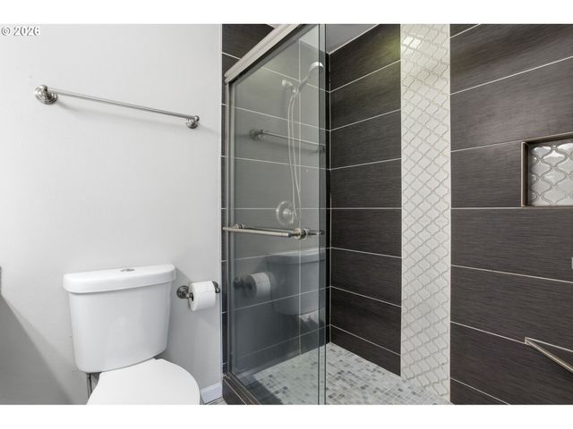 8416 Sw IROQUOIS Dr, Tualatin, OR 97062
