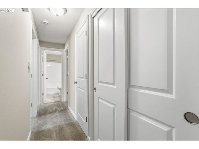8416 Sw IROQUOIS Dr, Tualatin, OR 97062