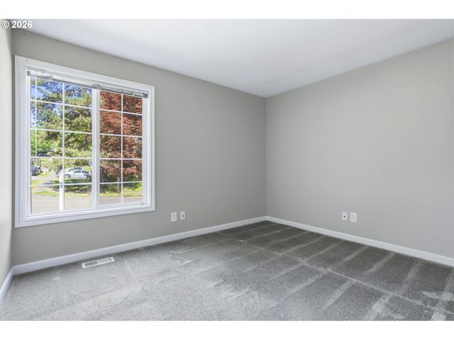 8416 Sw IROQUOIS Dr, Tualatin, OR 97062