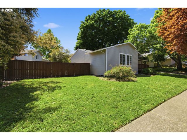 8416 Sw IROQUOIS Dr, Tualatin, OR 97062