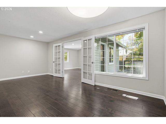 8416 Sw IROQUOIS Dr, Tualatin, OR 97062