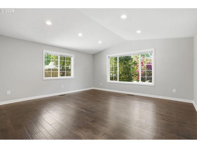 8416 Sw IROQUOIS Dr, Tualatin, OR 97062