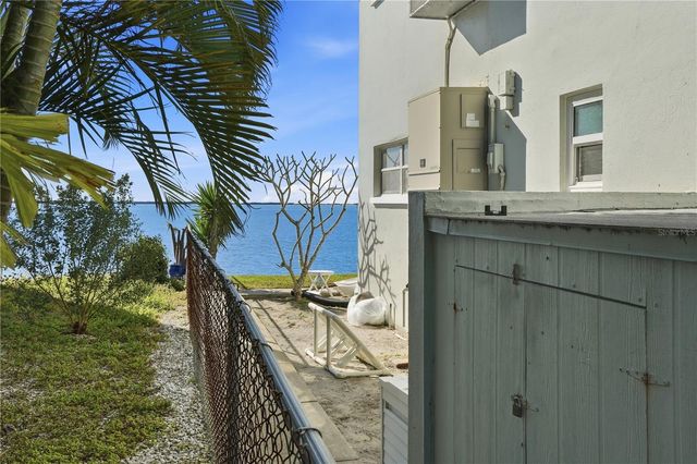 2566 GARY CIRCLE 6, Dunedin, FL 34698