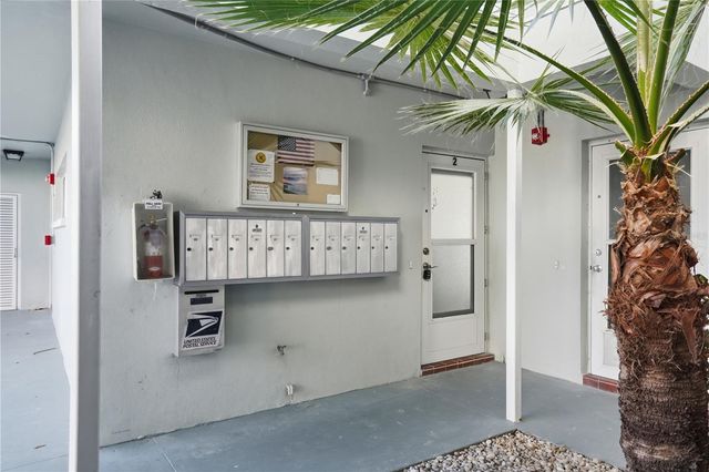 2566 GARY CIRCLE 6, Dunedin, FL 34698