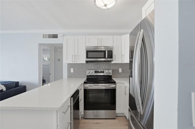 2566 GARY CIRCLE 6, Dunedin, FL 34698