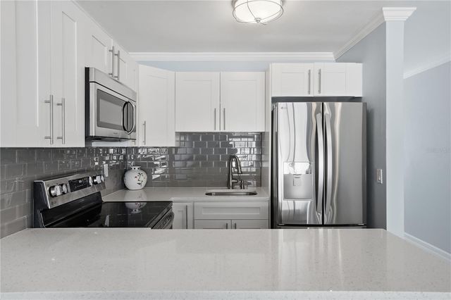 2566 GARY CIRCLE 6, Dunedin, FL 34698