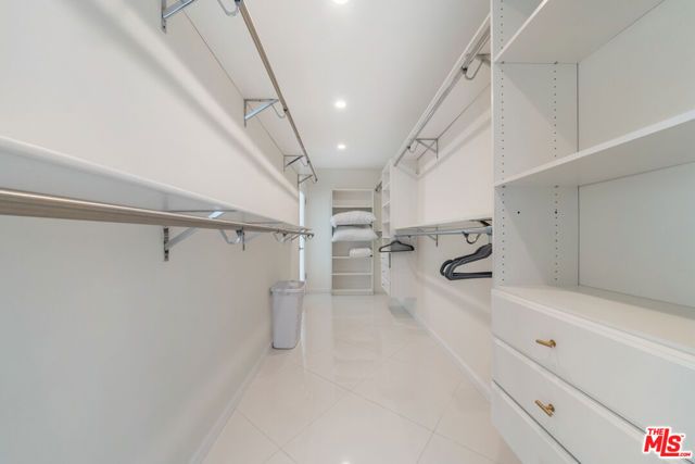 1040 Montego Drive, Los Angeles, CA 90049