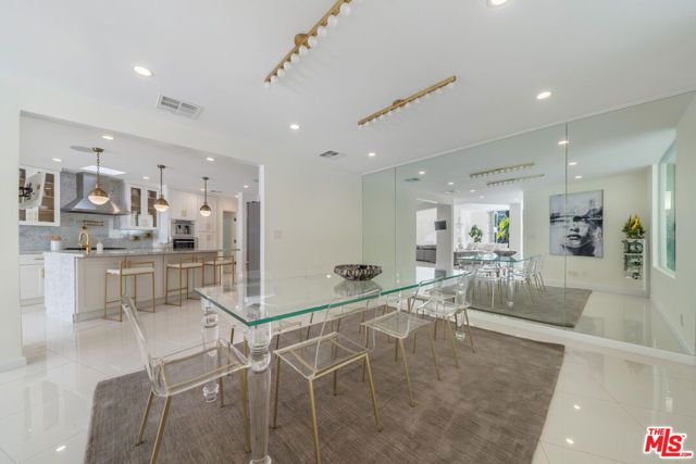 1040 Montego Drive, Los Angeles, CA 90049