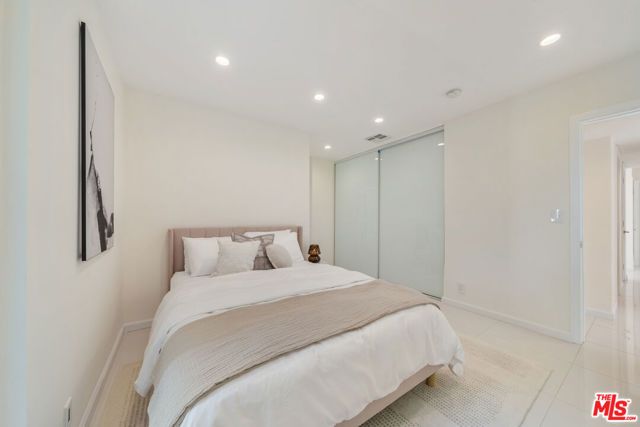 1040 Montego Drive, Los Angeles, CA 90049