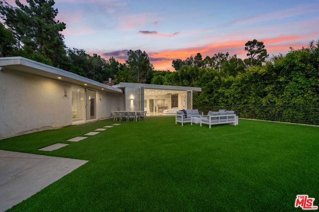1040 Montego Drive, Los Angeles, CA 90049