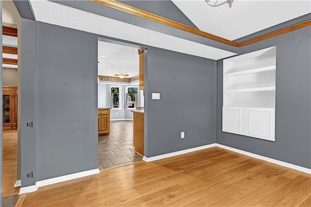 906 Pine Crest Avenue, Kearney, MO 64060