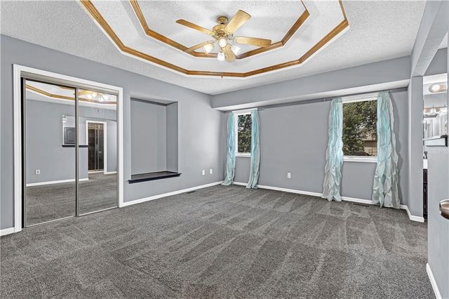 906 Pine Crest Avenue, Kearney, MO 64060