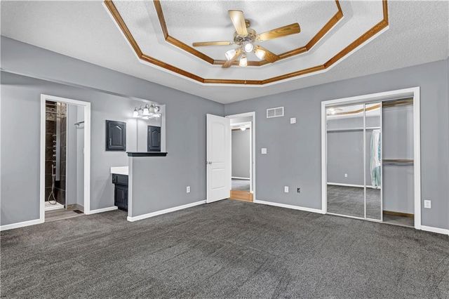 906 Pine Crest Avenue, Kearney, MO 64060