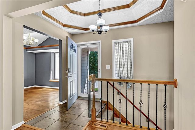 906 Pine Crest Avenue, Kearney, MO 64060