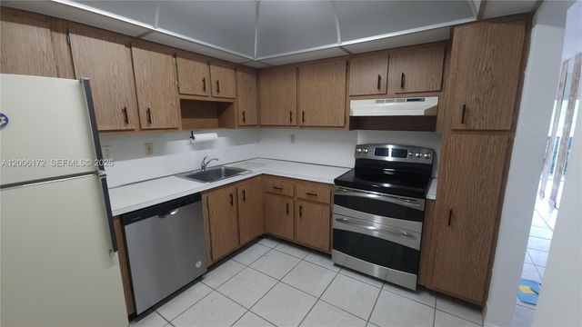 13707 Kendale Lakes Cir 205, Miami, FL 33183