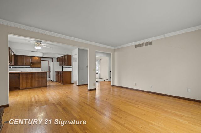 5813 Sturgeon Avenue, Midland, MI 48640