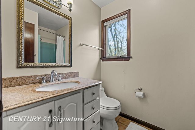 5813 Sturgeon Avenue, Midland, MI 48640